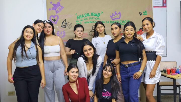 madres  adolescentes de Medellín fortalecen su bienestar 