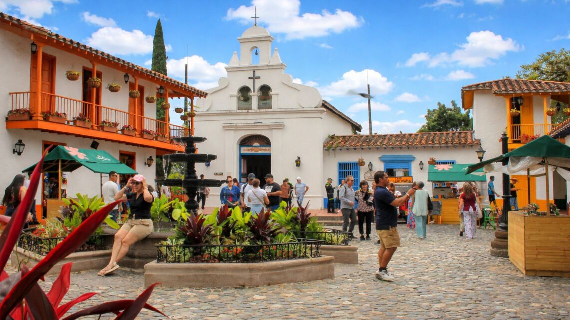 El Pueblito Paisa, corazón simbólico de Medellín
