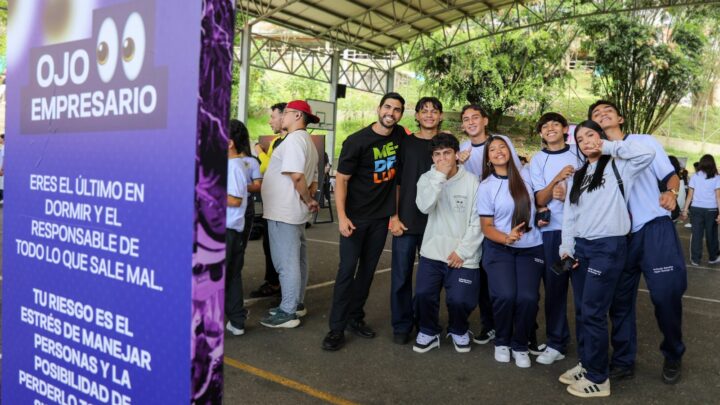 17.000 Estudiantes Medellín Siguiente Nivel